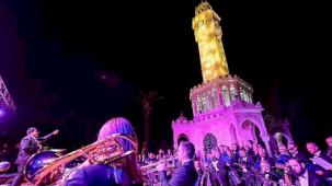Atatürk Meydanı'nda Cumhuriyet ruhuna yakışır konser
