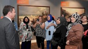 Başkan Aydın, Fetih Müzesi'ni gezen Osmangazili kadınlar ile bir araya geldi