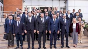 Başkan Tugay'dan ilçe belediyelerine destek mesajı