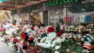 Bursa’daki pasaj çiftlerin uğrak yeri oluyor