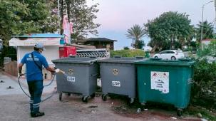 Büyükşehir'in sinek timleri Alanya sokaklarında