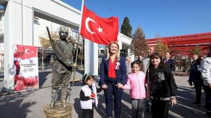 Cumhuriyet Bizim Şenlikleri Bakırköy'ün dört bir yanında devam ediyor.