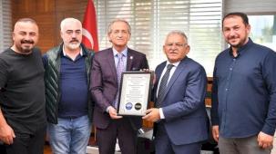 Esnaf ve Sanatkârlar Derneği’nden Başkan Büyükkılıç’a Gastronomi Günleri ve Kitap Fuarı teşekkürü