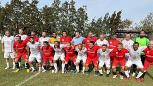 Ezeli dostlar, lige hazırlık maçında karşı karşıya geldi: Foça Masterler 1 - Manisa Masterler 5.