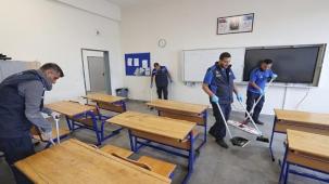 İstanbul Büyükşehir Belediyesi (İBB), öğrencilerin temiz ve sağlıklı bir ortamda eğitim görmelerine destek sağlamak amacıyla 