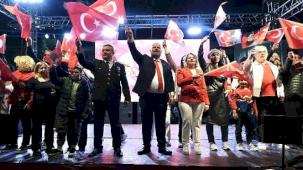 Menemen'de Binler, Cumhuriyet Aşkıyla Yürüdü