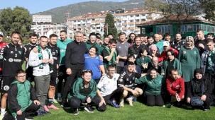 Özel çocuklardan Kocaelispor'a özel ziyaret
