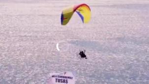 THK yamaç paraşütü ekibinden TUSAŞ'a destek uçuşu