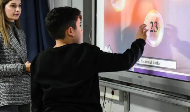 200 bin öğretmene 'dijital' yetkinlik!