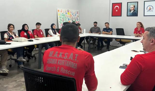 Antalya Muratpaşa'da arama kurtarma eğitimi