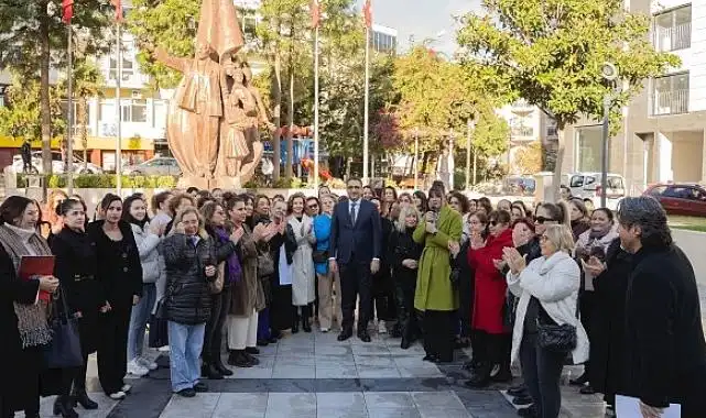 Balçova'dan kadın cinayetlerine tepki - Yiğit, yerel yönetim eşitlik belgesini imzaladı