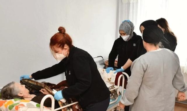 Balıkesir'de evde bakım hizmeti yüzleri güldürüyor