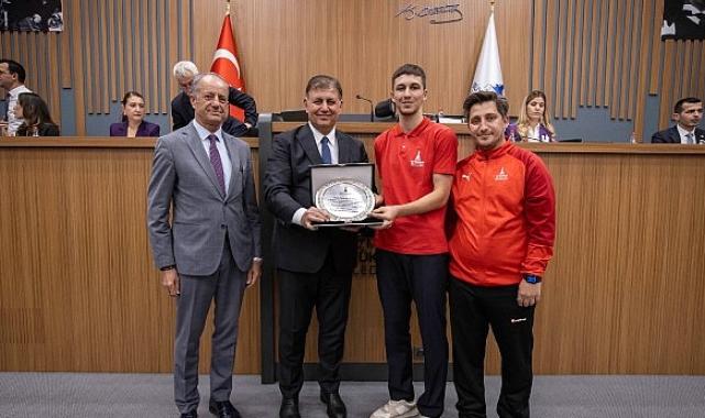 Başkan Tugay'dan millilik vurgusu