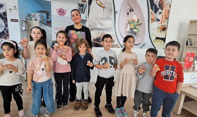 Bornova Belediyesi'nden minik şeflere ara tatil atölyesi