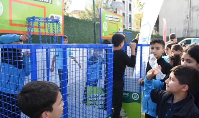 Bursa Yıldırım'da çocuklar şişeleri potaya smaçlıyor