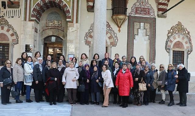 Büyükşehir Belediyesi, İzmirli Misafirlerine Şehir Turu Düzenledi