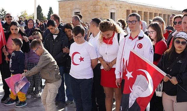 Cumhuriyetin 100 + 1'nci yılda ATA'nın huzurunda