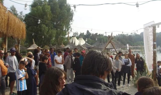 Foça'da yarış için rüzgarı bekliyorlar