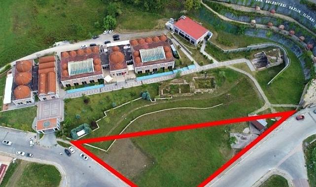 Gölcük Belediyesi'nden Yazlık'ta otel yapımı şartıyla yer satışı.