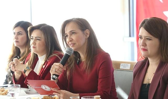İzmir'in güçlü kadınları Karşıyaka'da buluştu