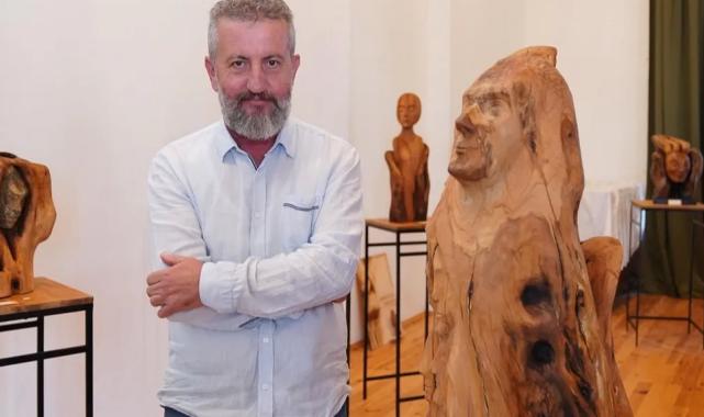 İzmirli heykeltraş Şevki Köse'nin ‘Suretler’i Ayvalık'ta