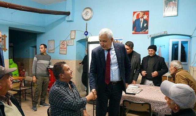 Kemalpaşa Belediye Başkanı Mehmet Türkmen, vatandaşlarla bir araya geldiği hemşehri ziyaretleri gerçekleştiriyor