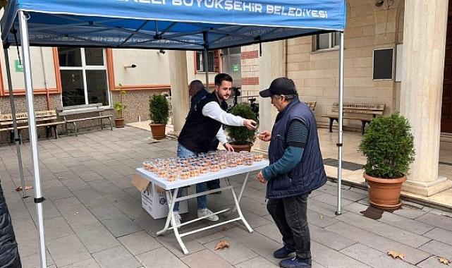 Kocaeli Büyükşehir, Atatürk anısına lokma dağıttı