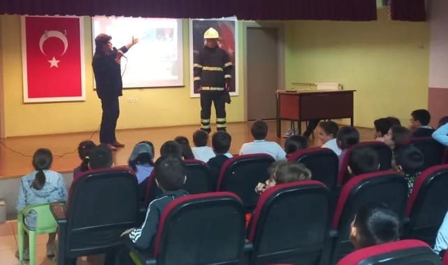 Kocaeli'nde öğrenciler itfaiyecilik mesleğini öğrendi