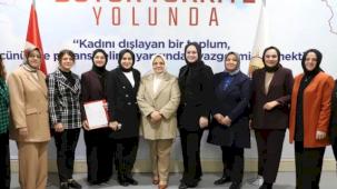 AK Parti Kadın Kolları'ndan 10 ilde bayrak değişimi