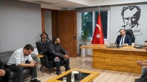 Başkan Eşki’ye moto kuryelerden ziyaret