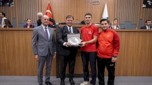 Başkan Tugay'dan millilik vurgusu