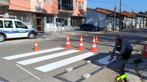 Bilecik Pazaryeri'nde yaya geçitlerine makyaj