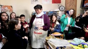 Bornova’da gençlere geri dönüşüm eğitimi