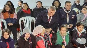 Gölcük Belediye Başkanı Ali Yıldırım Sezer, Aksığın İzci Kampı'nda Gölcük Belediyesi İzcileri ile bir araya geldi.
