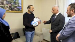 İETT'den metrobüs bebeğine ziyaret