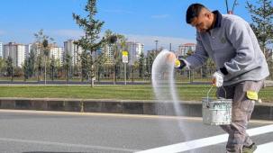 Malatya'da trafik güvenliği için yol çizgi çalışması yapıldı