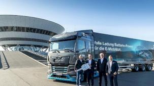 MAN yeni bir elektrik çağına giriyor: MAN ilk elektrikli çekicinin teslimatını yaptı