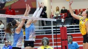 VakıfBank set vermeden kazandı