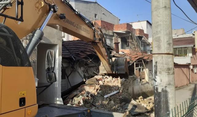 Bursa Osmangazi'de metruk binalar yıkılıyor