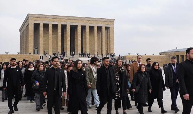 Çağdaş Gençlik Ata'nın huzurunda