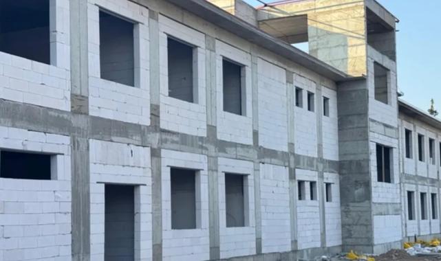 Hatay'daki okul binası yükseliyor