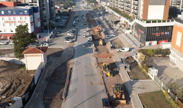 İzmir'de Eski Havaalanı Caddesi yenileniyor