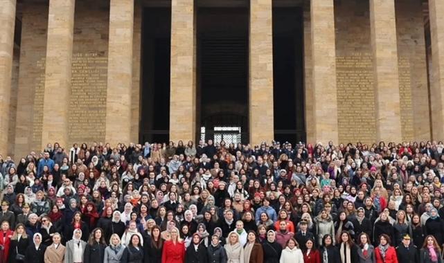 Kadın milletvekilleri ve seçilmişler Ata'nın huzurunda