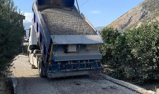 Kırsalda bozulan yollara bakım onarım