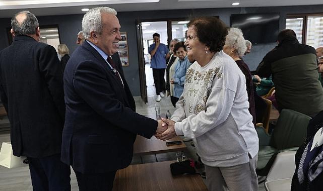 Nilüfer'de huzurevi sakinlerinden yeni yıla keyifli karşılama