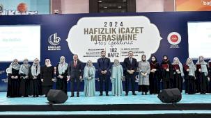 Bağcılar'da 182 kız hafız, taçlarını taktı