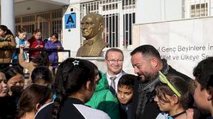 Başkan Turan çocukların yeni yıl sevincine ortak oldu