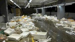 Bornova'da pazarcıya temizlik ve düzen tepkisi!