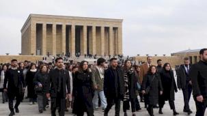 Çağdaş Gençlik Ata'nın huzurunda