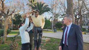 Değirmendere'deki Ahşap Heykeller Onarılıyor